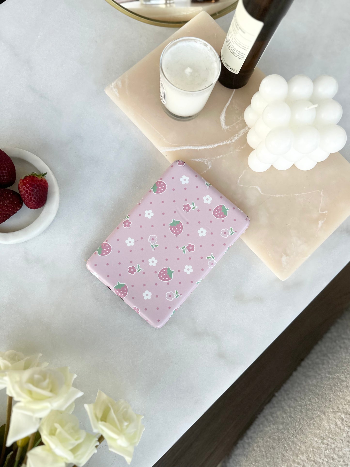 Kawaii Strawberry Daisy Kindle Skin